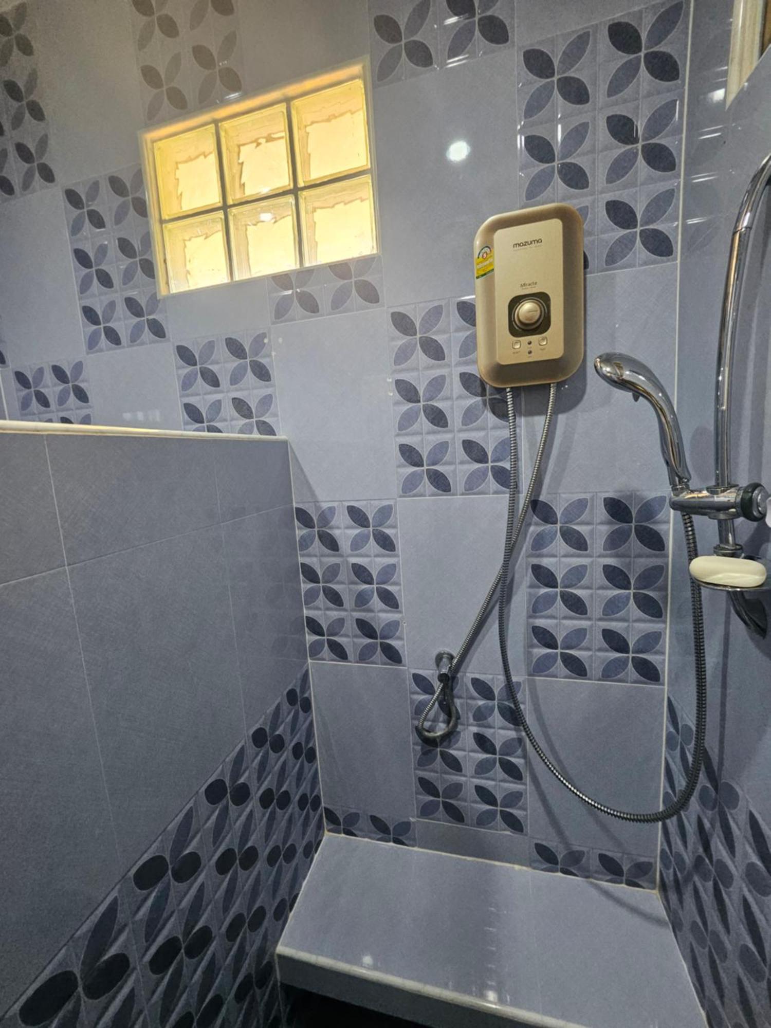 Bed and Breakfast Khaoyaitriplefive Ban Thung Sawang Exterior foto